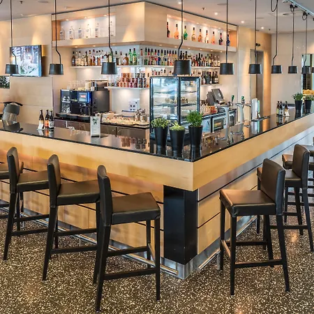 Westcord Hotel 4*